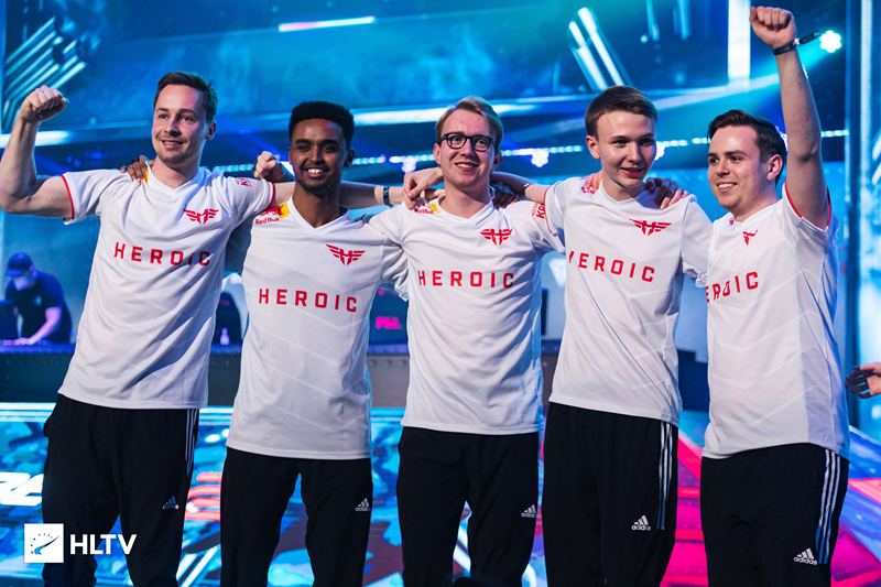 志着她首次 志着她首次