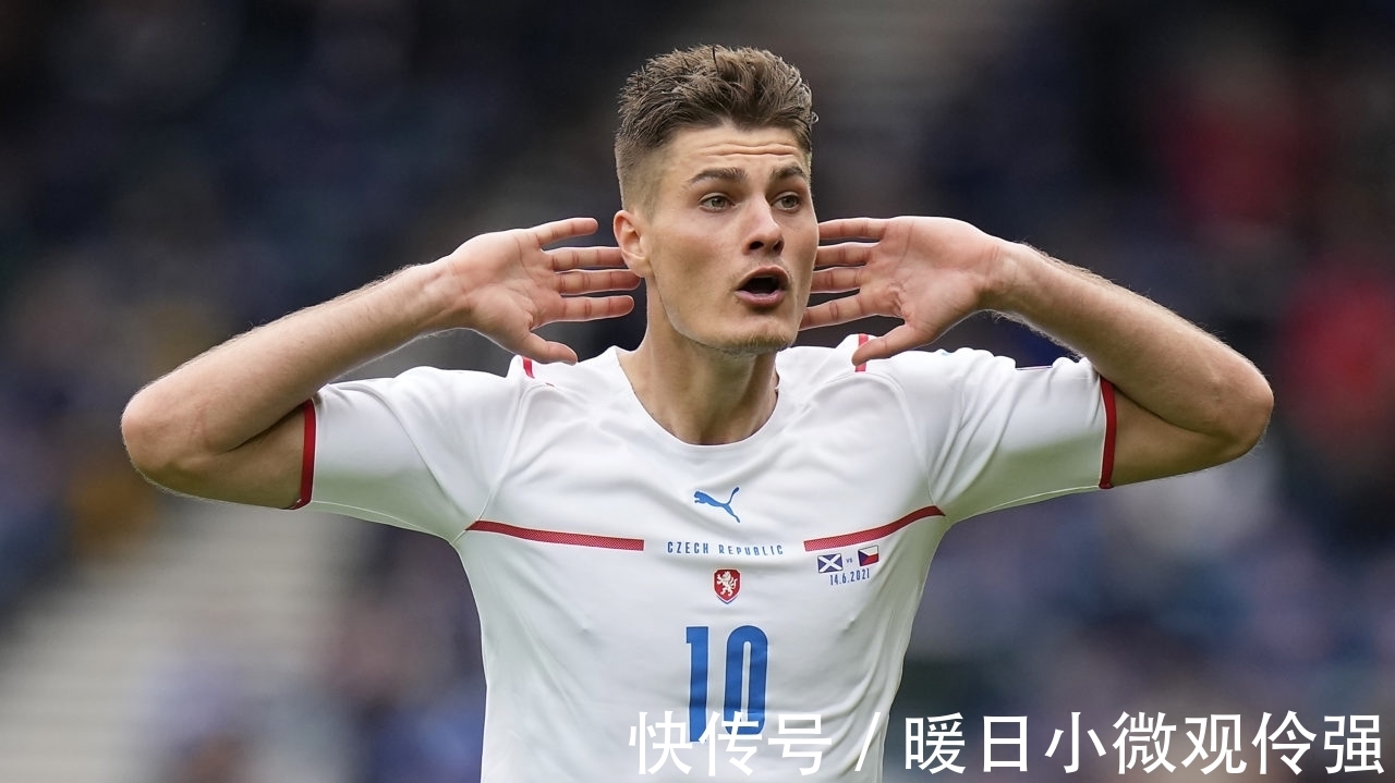 库里与詹姆斯全方位对比：荣誉、数据到关键球能力究竟差在哪？